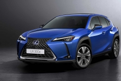 2020-lexus-ux-300e-02